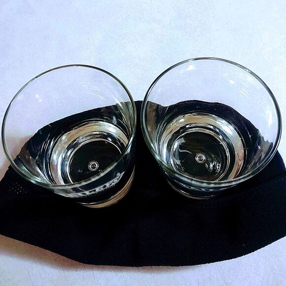 Bailey's irish cream ETCHED BAILEY'S CONTROLLED BUBBLE 6 Oz. GLASSES SET Of 2 - Picture 4 of 5